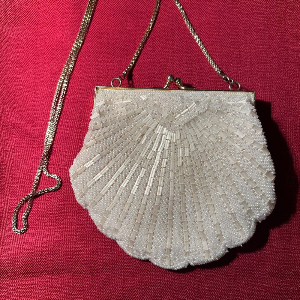 Elegant Pearl White Beaded Purse With Gold Chain Shoulder Strap